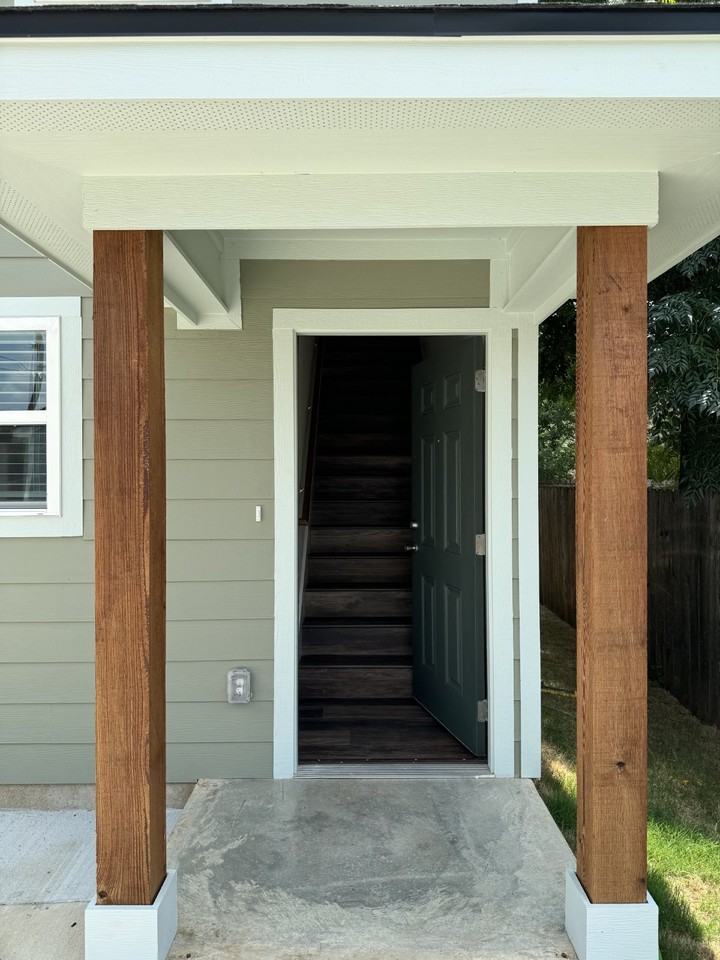 2505 S 7th St - Photo 2 of 15