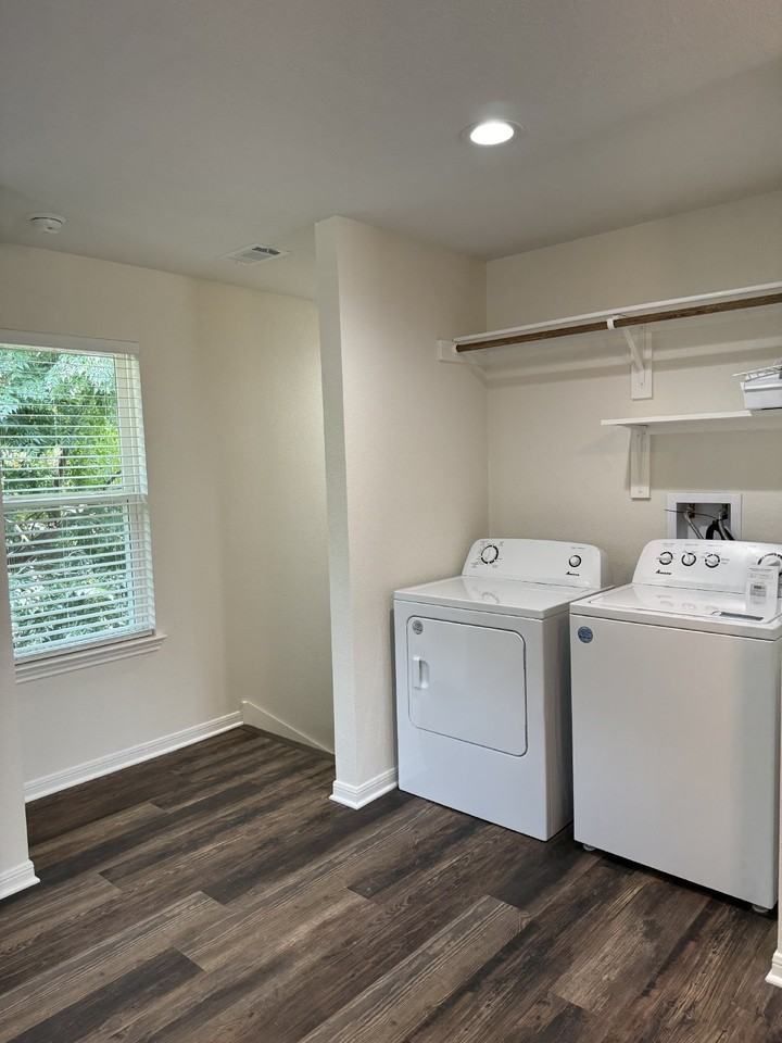 2505 S 7th St - Photo 6 of 15