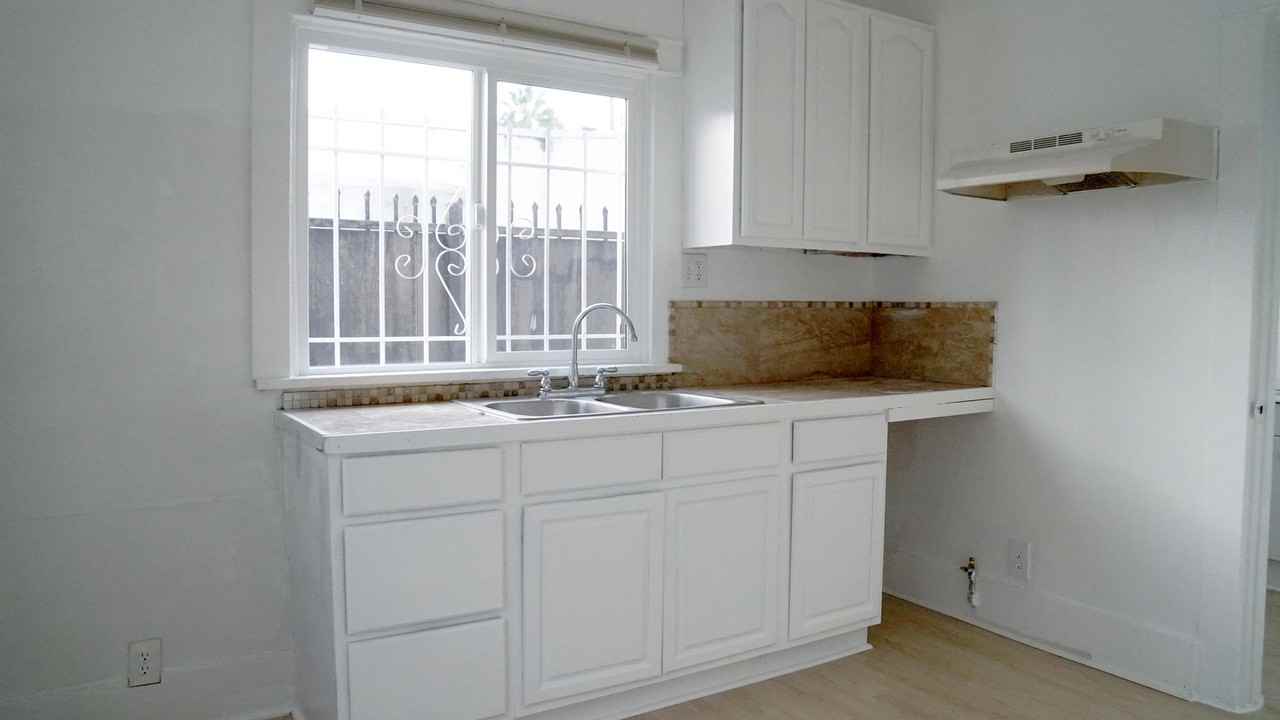 1445 Elm LB - Photo 2 of 5