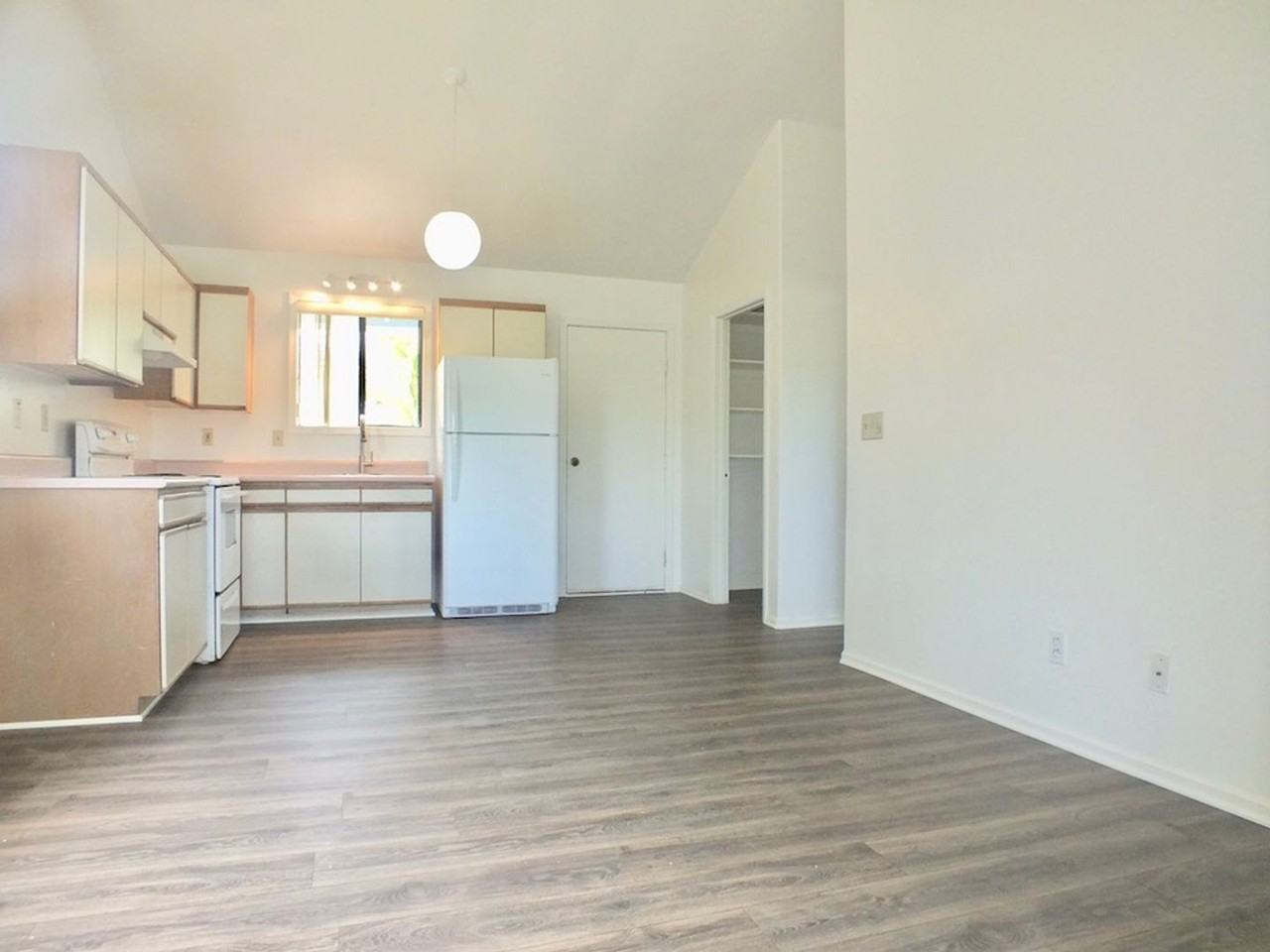 Tavares - 7166 Aina Pono Street - Photo 3 of 7