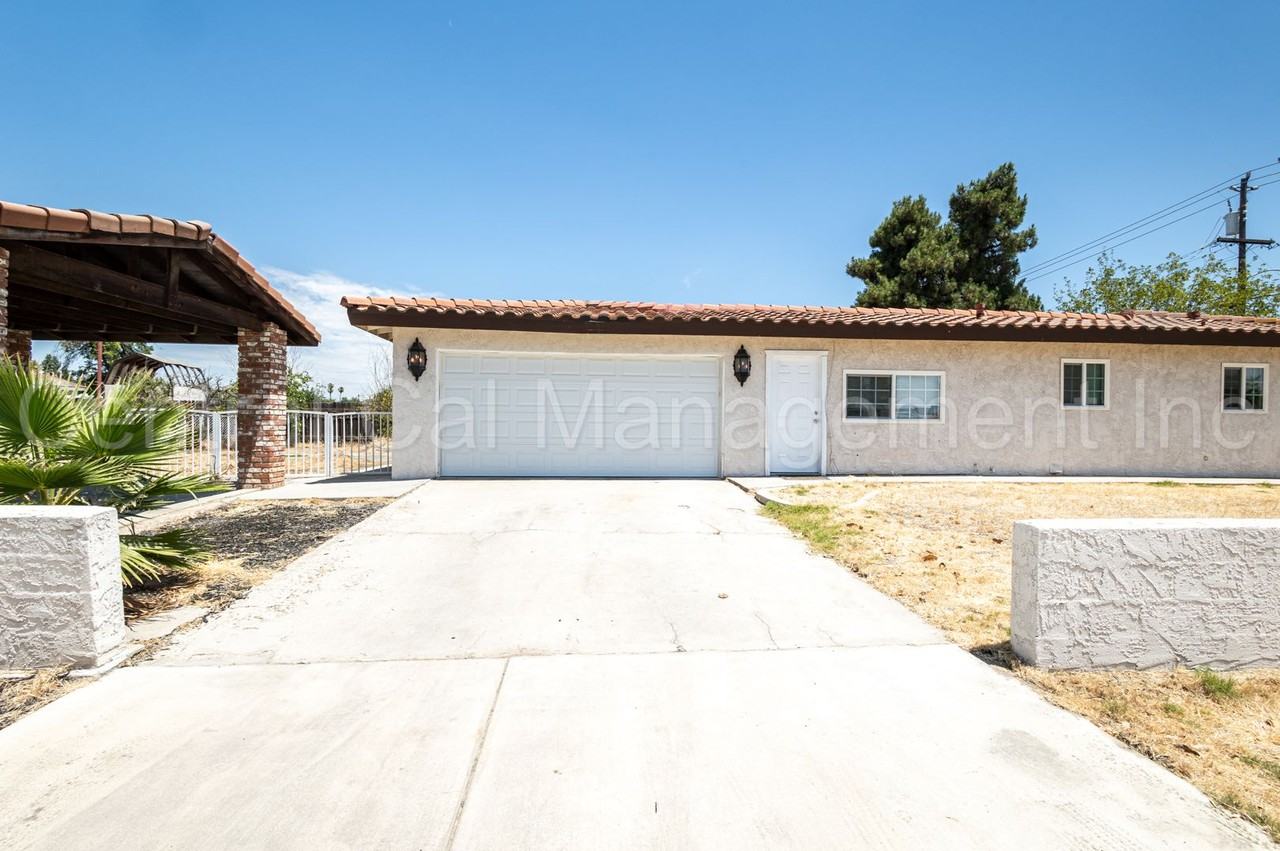 10428 Enger St - Photo 3 of 32