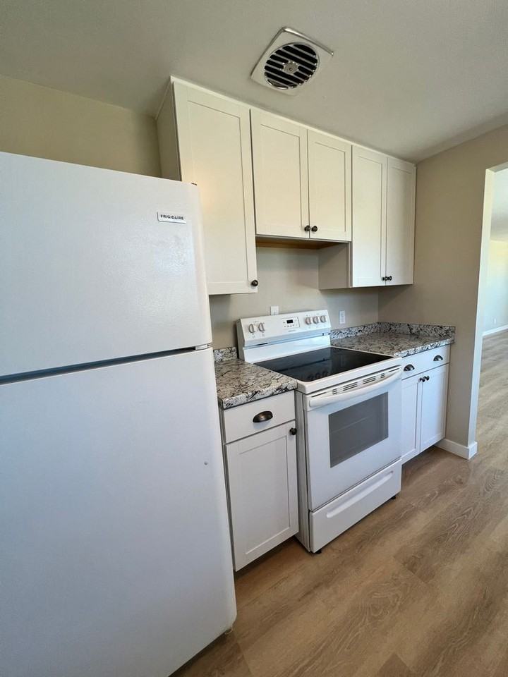 324 N Central Dr - Photo 6 of 21