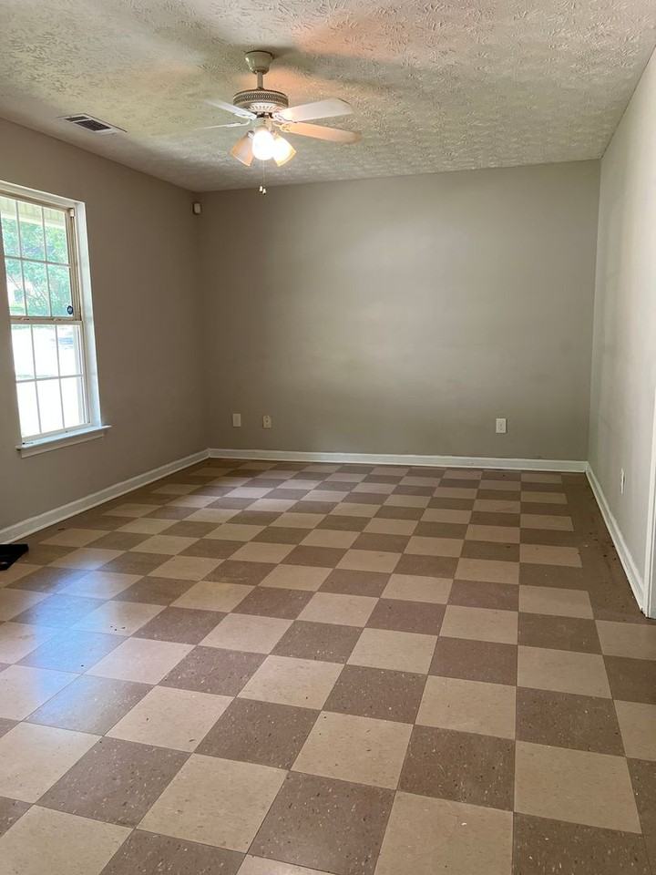 7121 Greenway Cv Sw - Photo 4 of 15