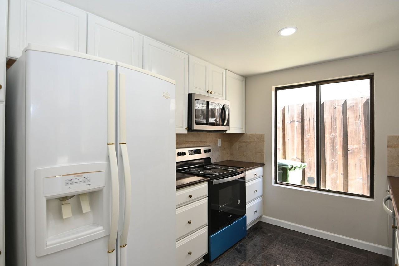 4717 Malero Pl - Photo 2 of 27