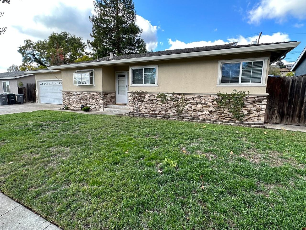 8492 Valencia St - Photo 2 of 20