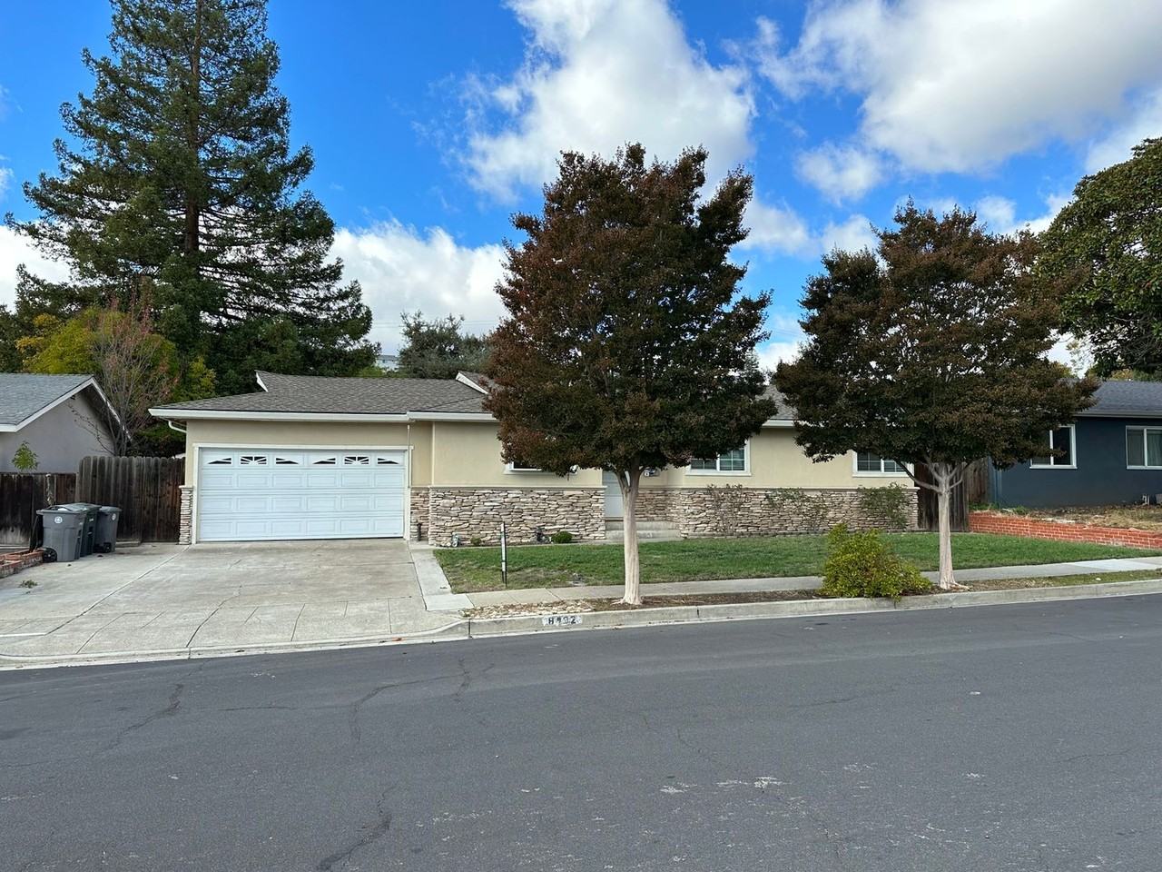8492 Valencia St - Photo 3 of 20