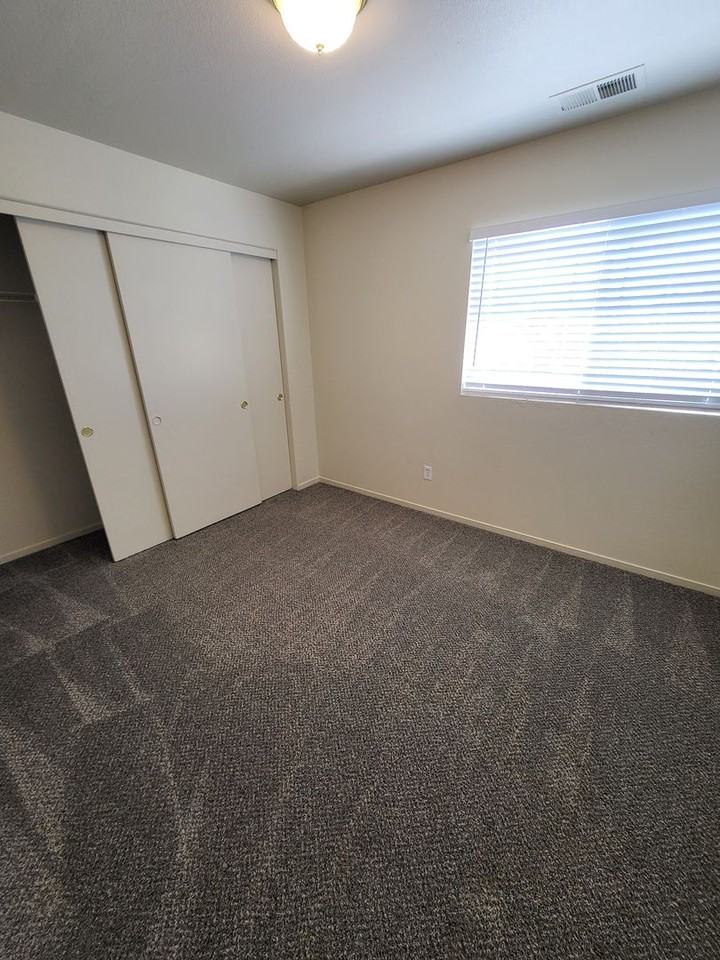 8871 Red Baron Boulevard - Photo 7 of 10