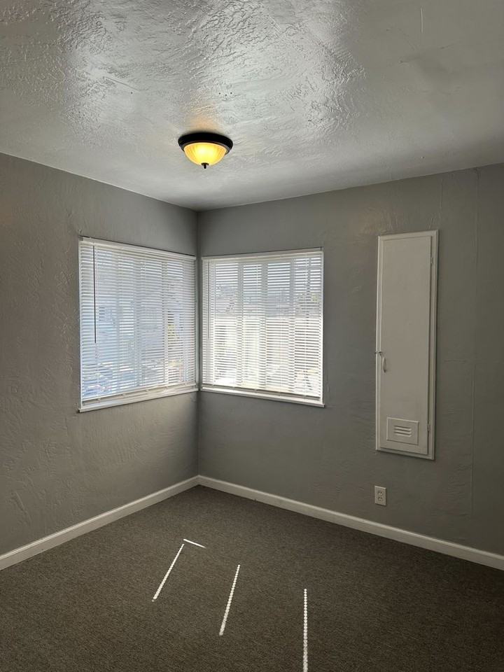 3101 School St - Photo 3 of 8