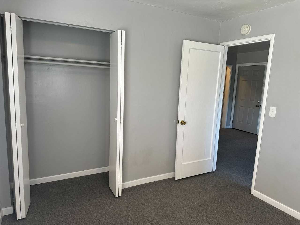 3109 School St - Photo 4 of 8