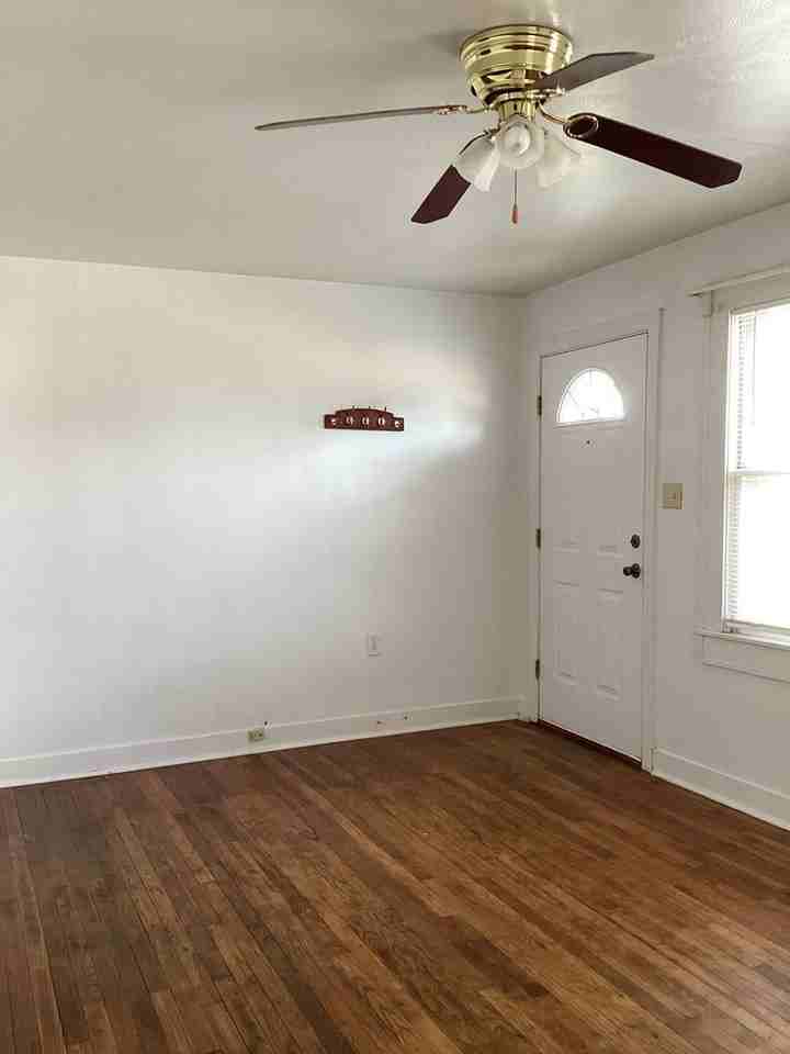 1117 W University Dr - Photo 3 of 13