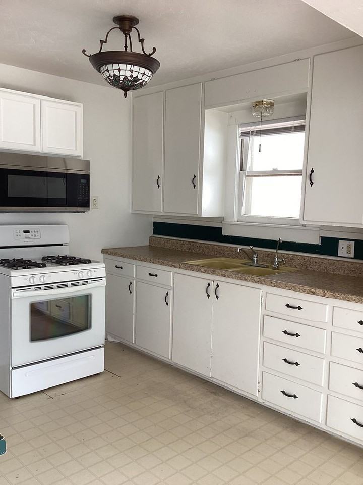 1117 W University Dr - Photo 5 of 13