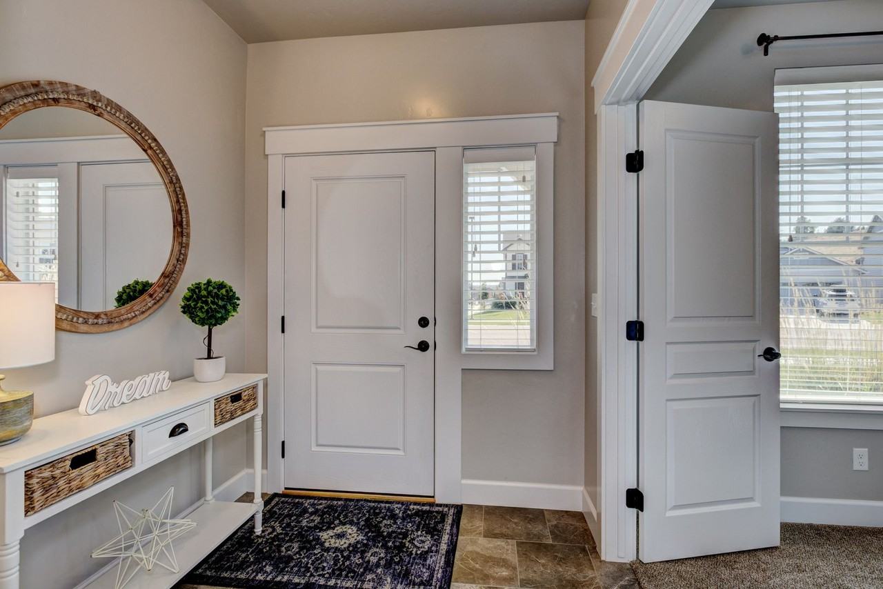 2580 E Blackstone Dr - Photo 5 of 41