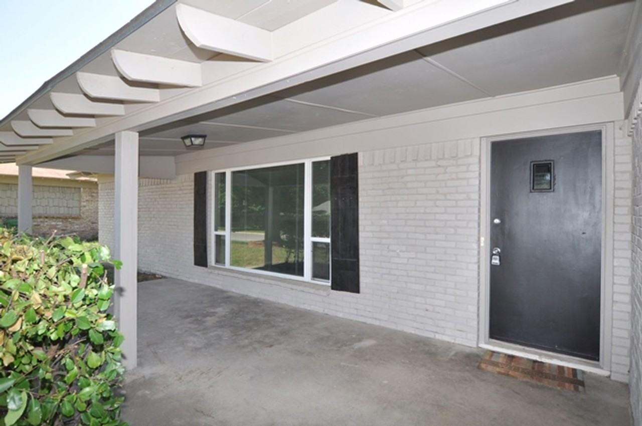 1117 Trailwood Dr - Photo 2 of 19