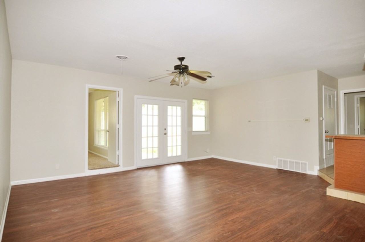 1117 Trailwood Dr - Photo 6 of 19