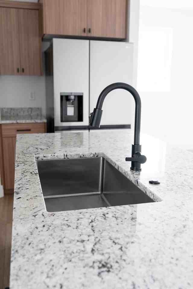 5018 E Woodward Ln - Photo 4 of 15