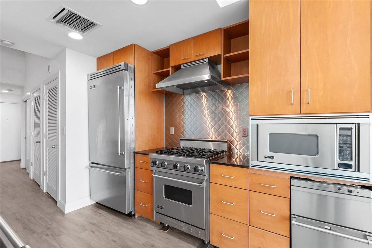 1208 E Kennedy Blvd - Photo 6 of 11