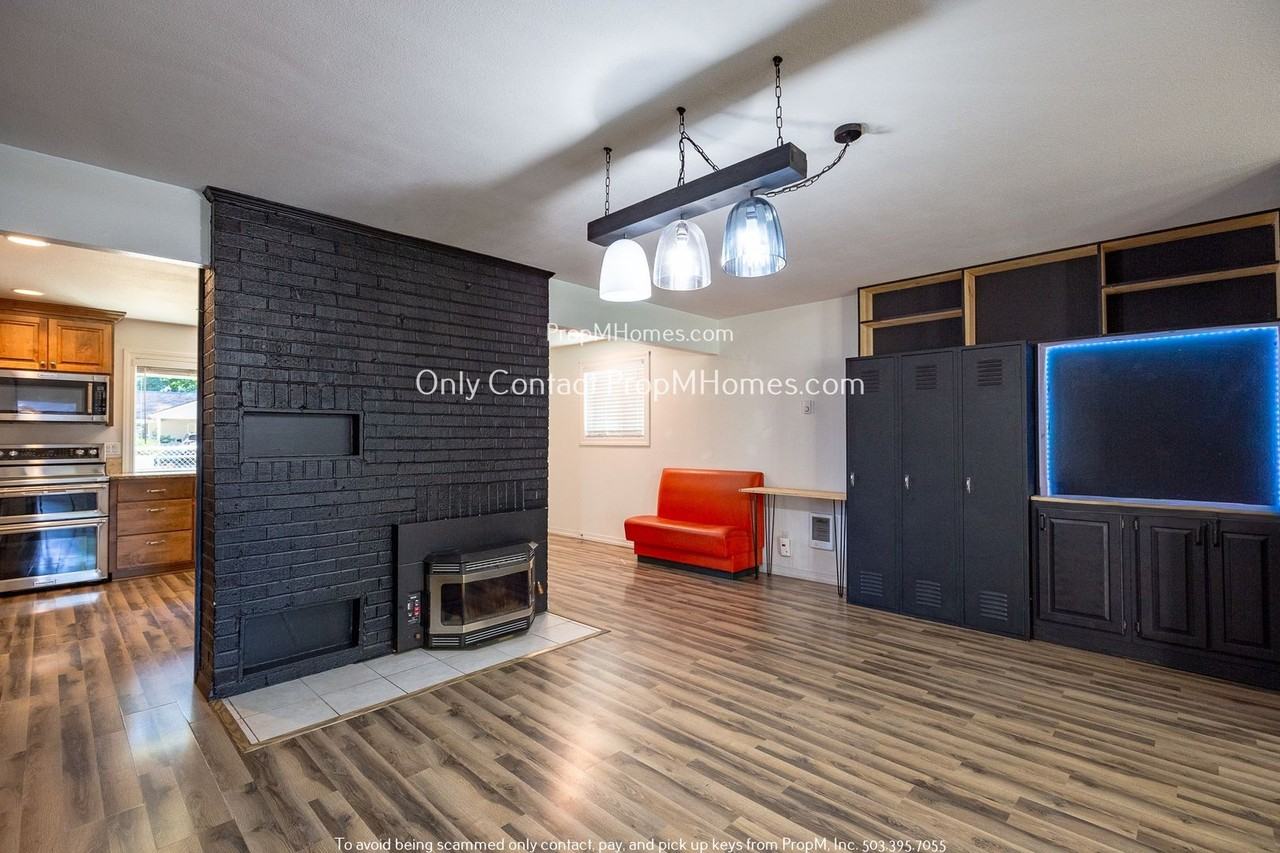 1205 Ne 111th Ave - Photo 3 of 22