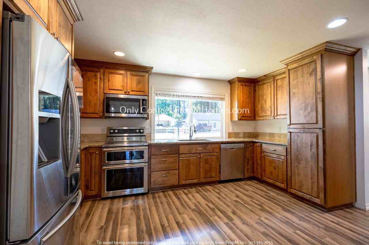 1205 Ne 111th Ave - Photo 5 of 22