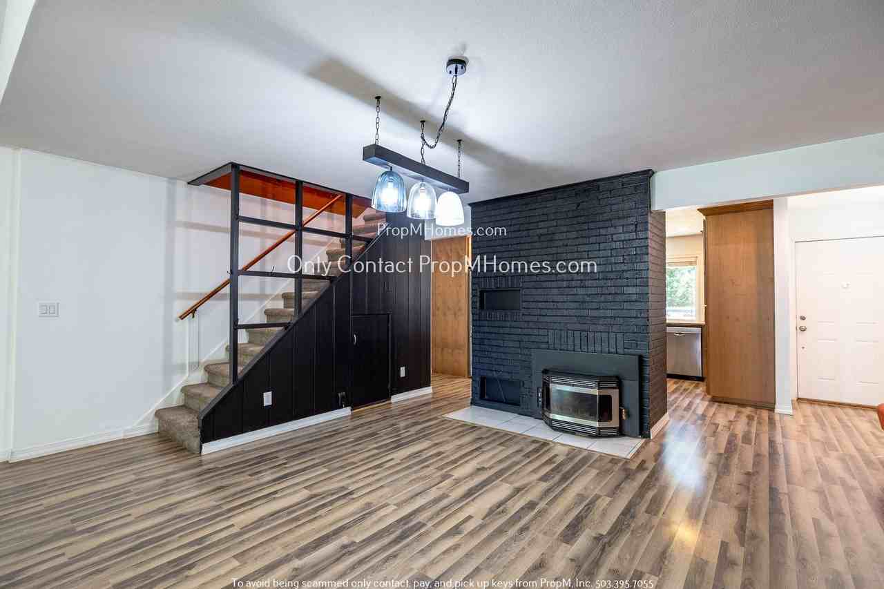 1205 Ne 111th Ave - Photo 2 of 22