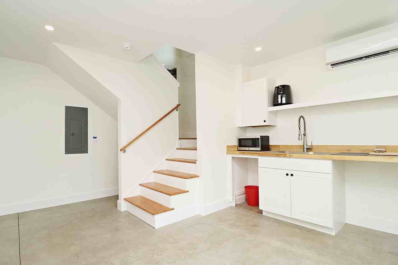 513 12th St Nw #B - Photo 4 of 13