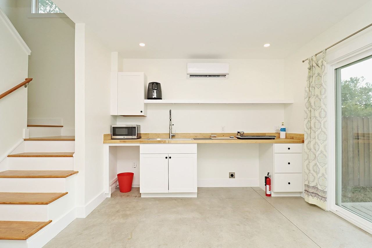 513 12th St Nw #B - Photo 5 of 13