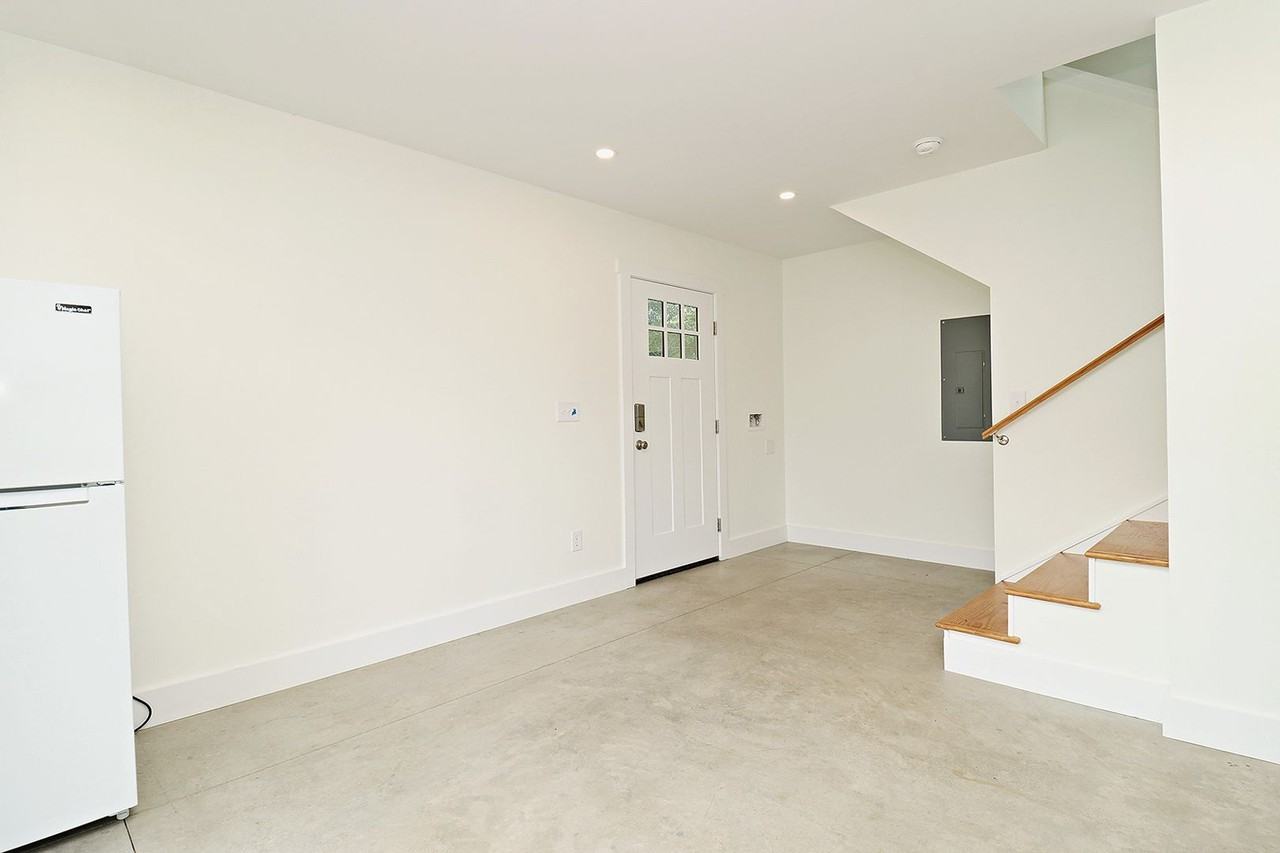 513 12th St Nw #B - Photo 6 of 13