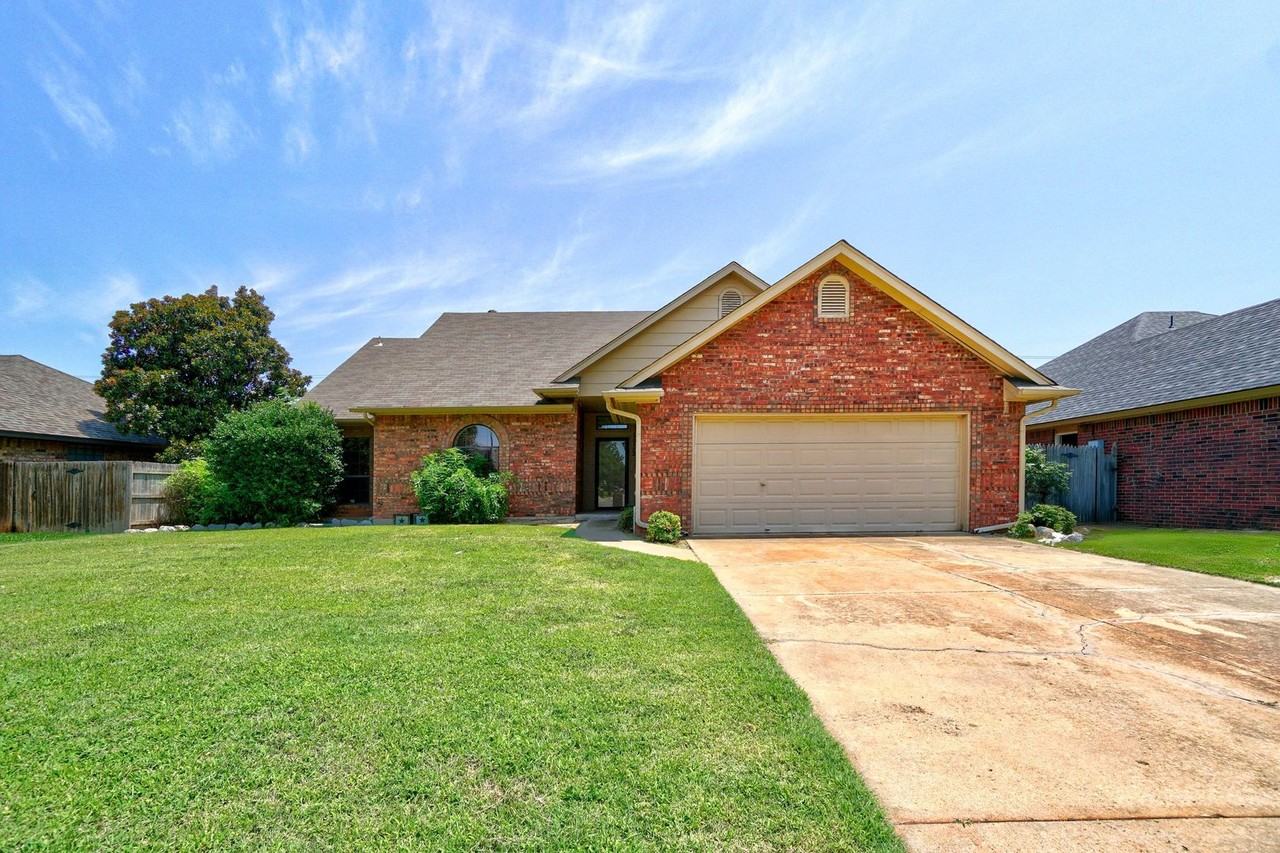 17712 Iron Ln - Photo 2 of 30