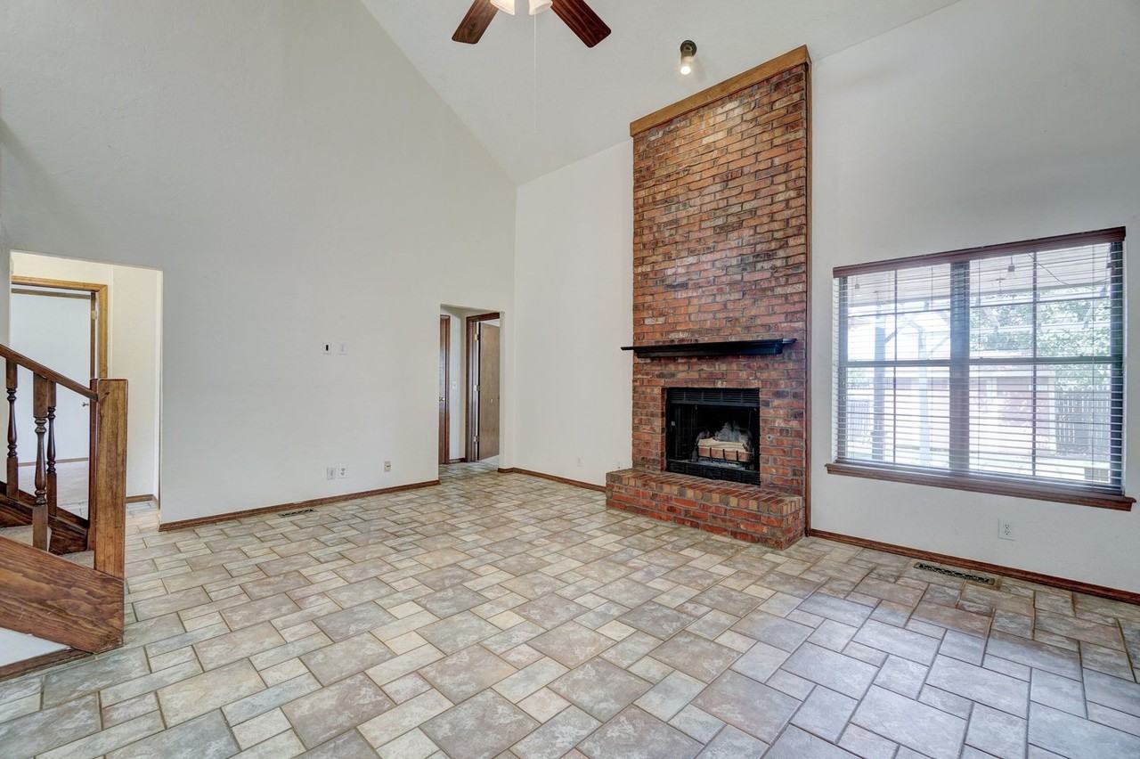 17712 Iron Ln - Photo 6 of 30