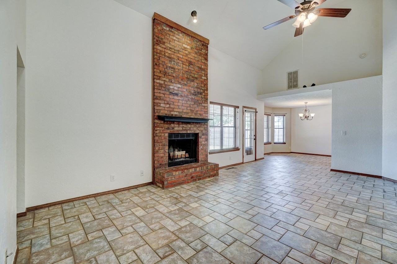 17712 Iron Ln - Photo 7 of 30