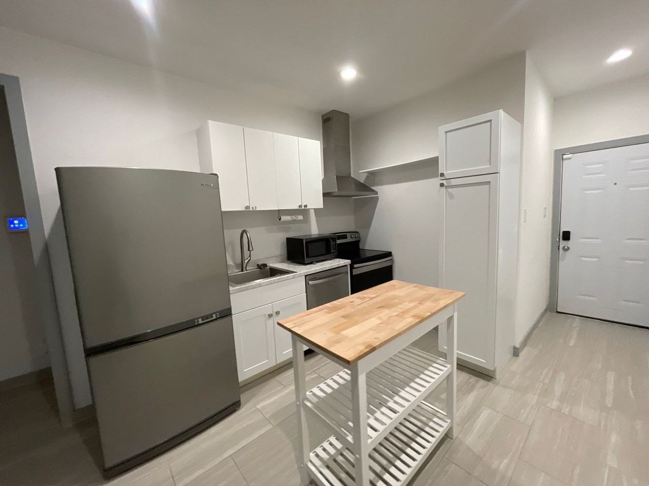 5226 Ridgevan Dr - Photo 2 of 35