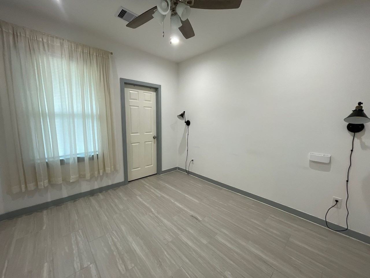 5226 Ridgevan Dr - Photo 6 of 35