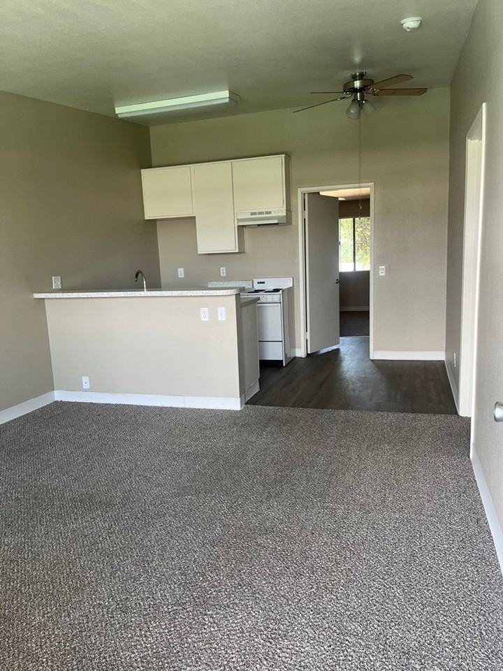 Park Yale Senior Apartments - Photo 2 of 7