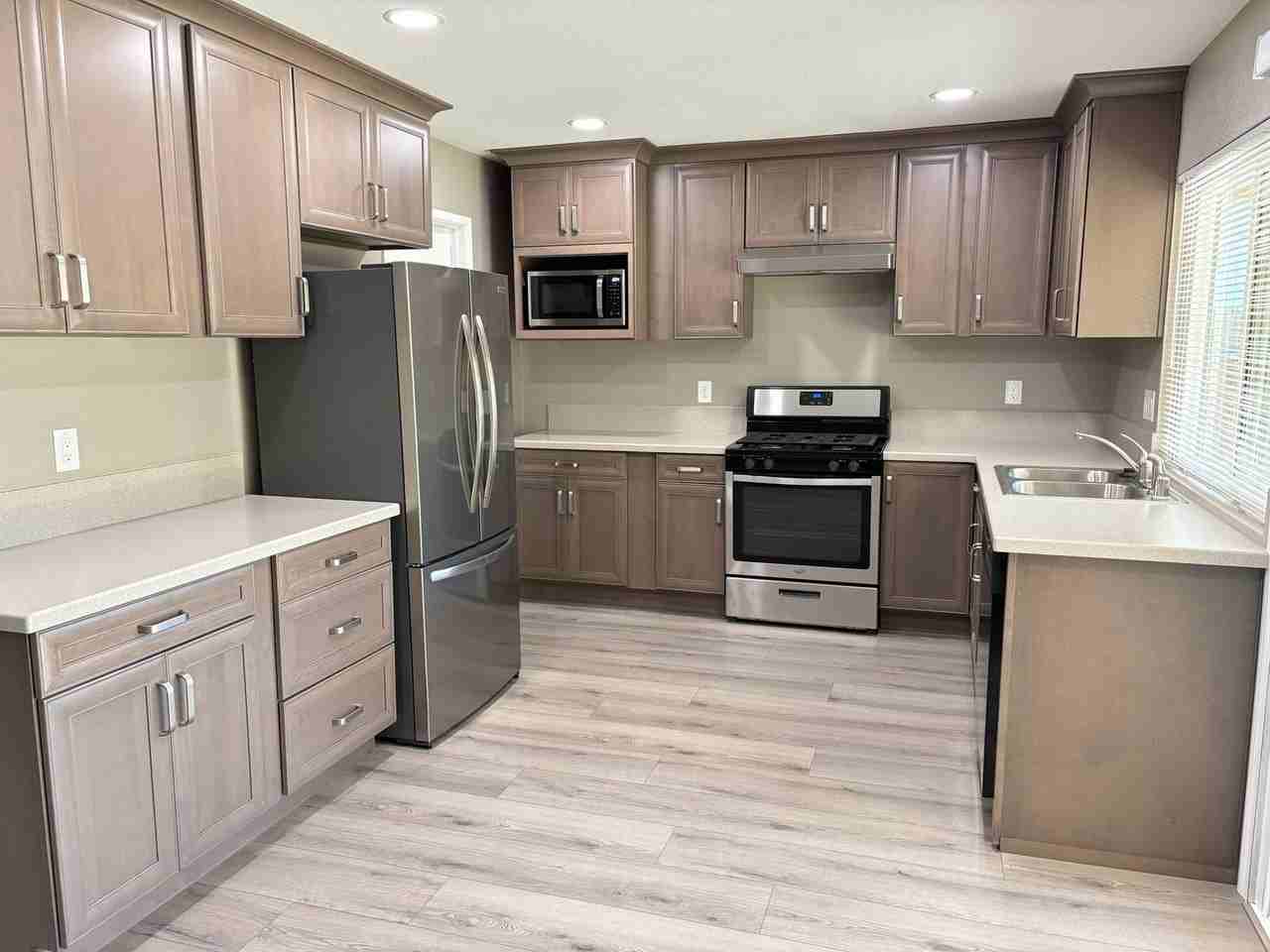 11196 Berryknoll St - Photo 3 of 14