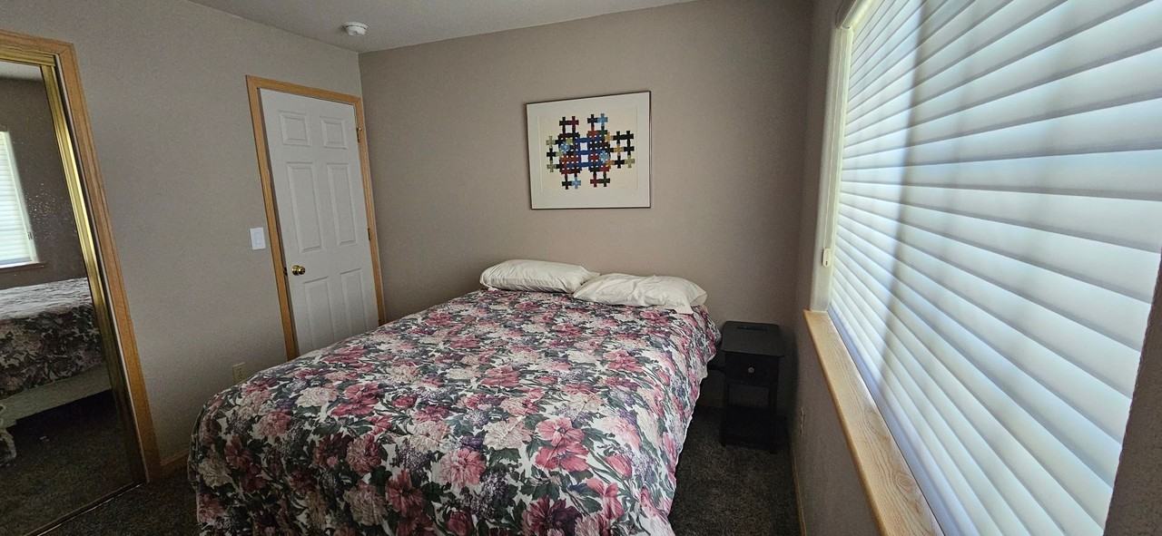 2454 Blitzen Rd - Photo 4 of 45