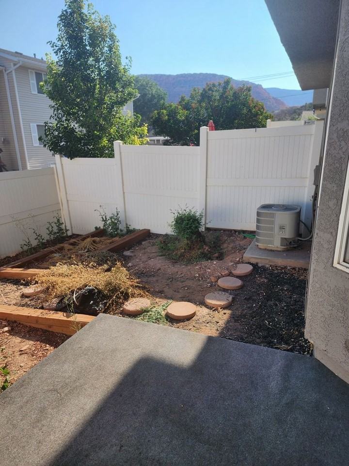 365 S 300 E - Photo 2 of 19