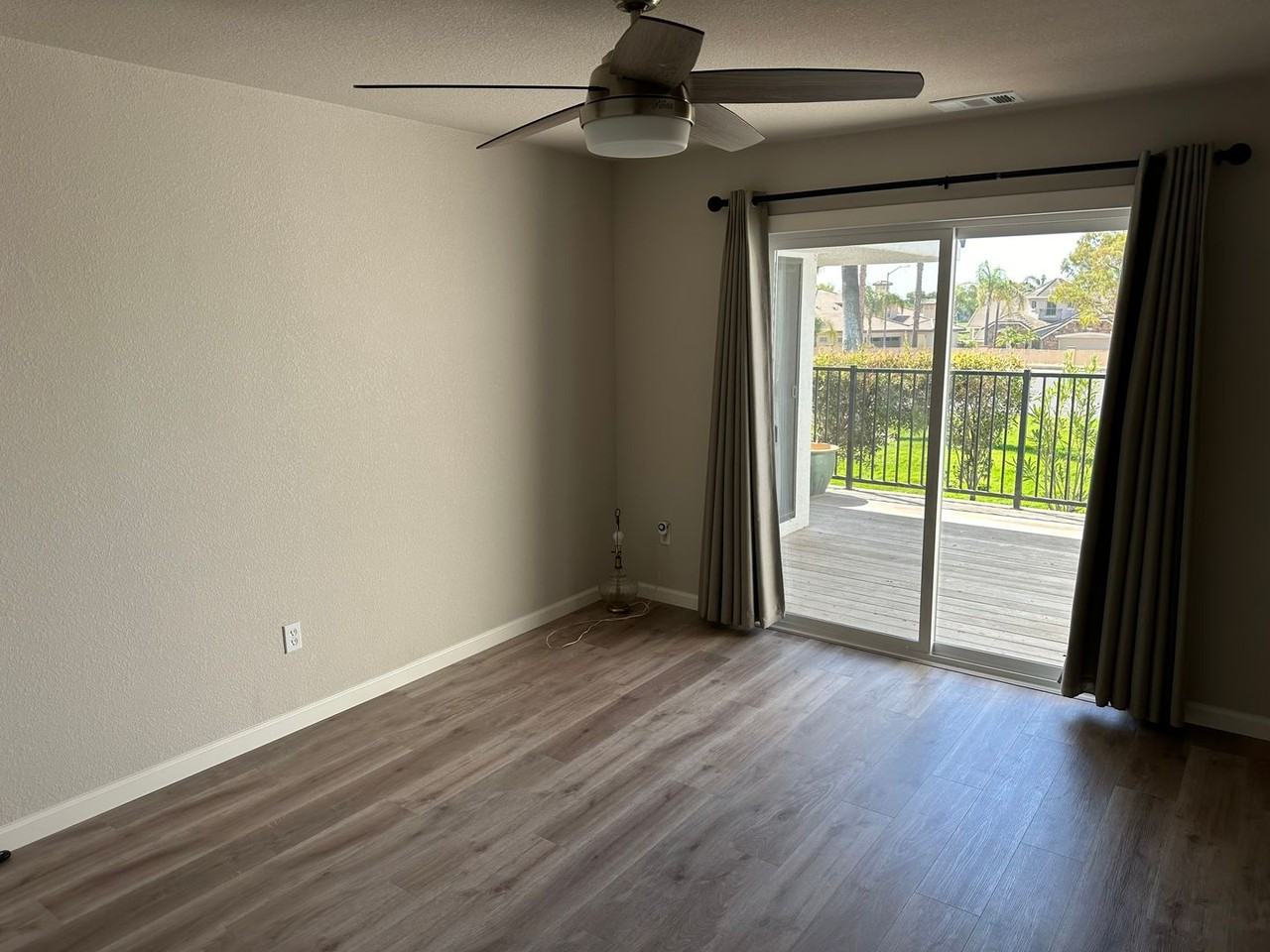 5824 Yawl St - Photo 6 of 17