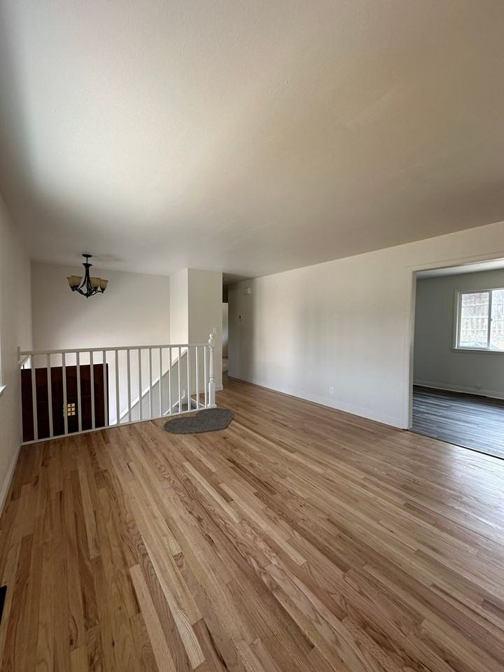 1755 Glendale Ave - Photo 3 of 19