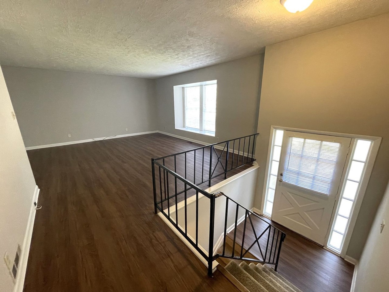 1141 Bouldercrest Cir - Photo 3 of 27
