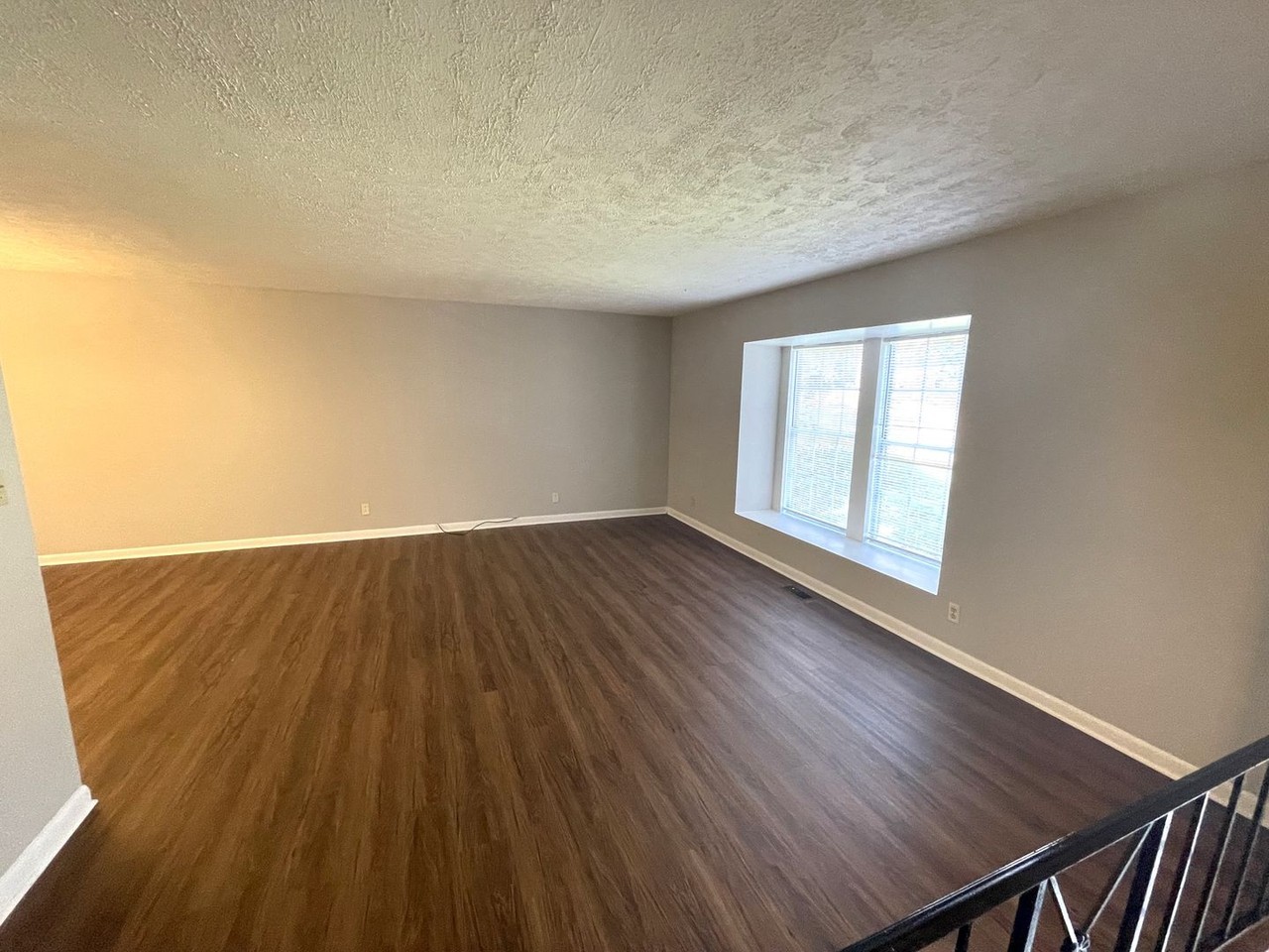 1141 Bouldercrest Cir - Photo 4 of 27