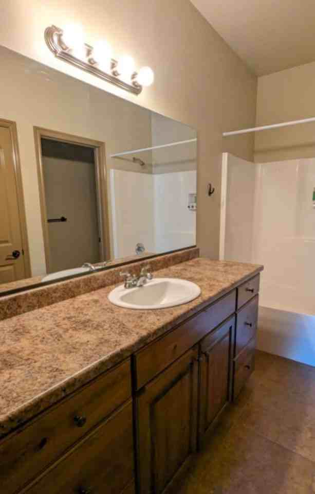 1177 Northfield Rd - Photo 6 of 12