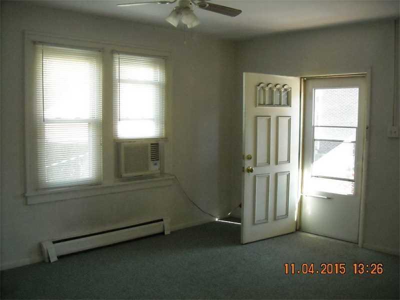 1902 Columbia Ave #2R - Photo 2 of 12