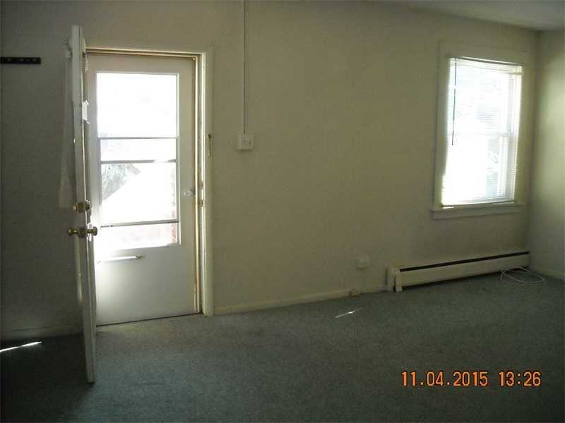 1902 Columbia Ave #2R - Photo 3 of 12