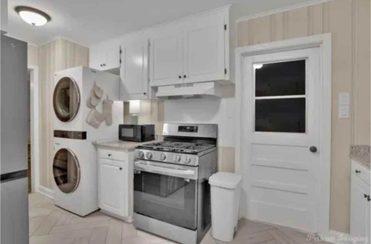 237 Carrollton Ave - Photo 4 of 17