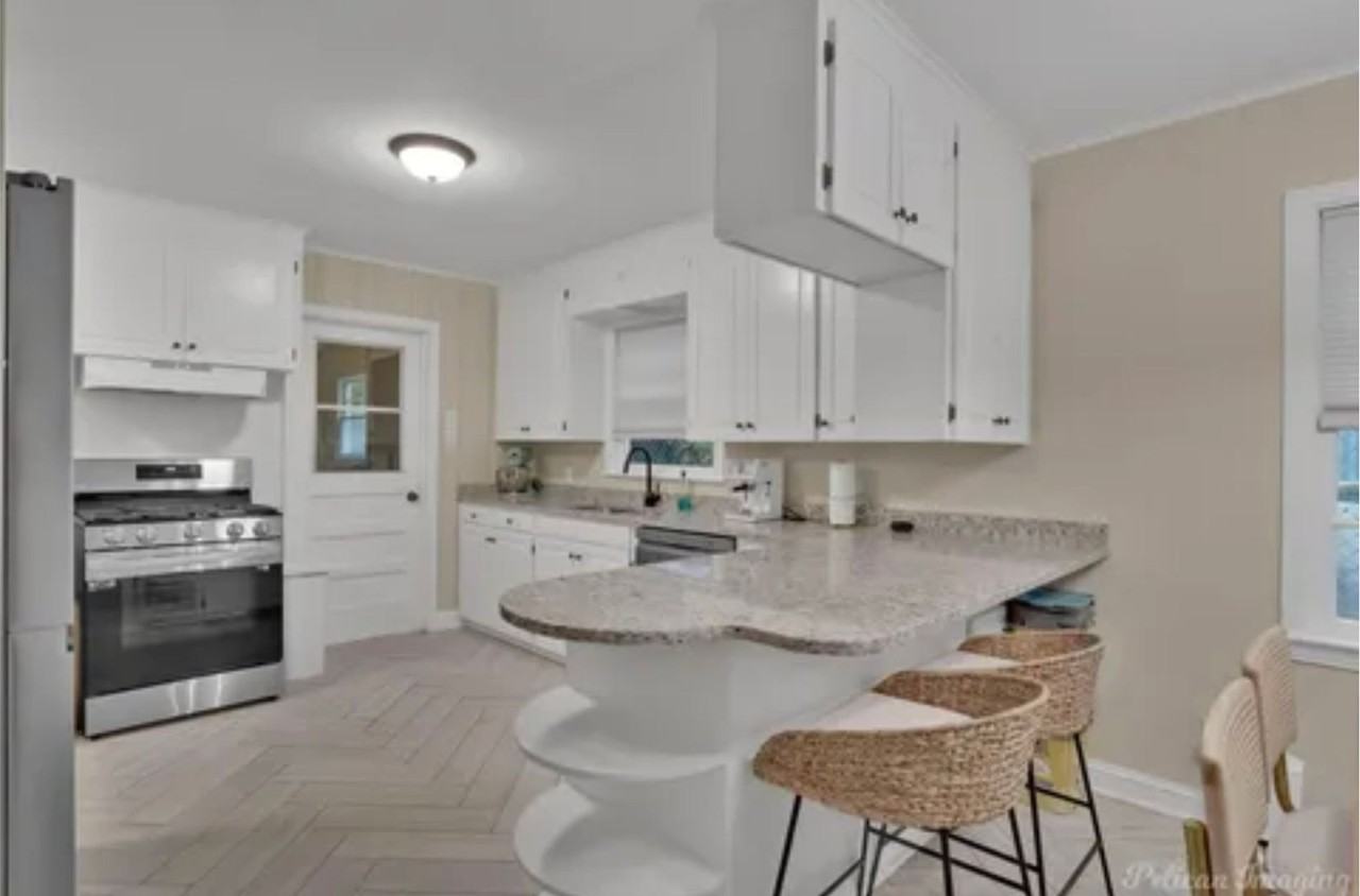 237 Carrollton Ave - Photo 5 of 17