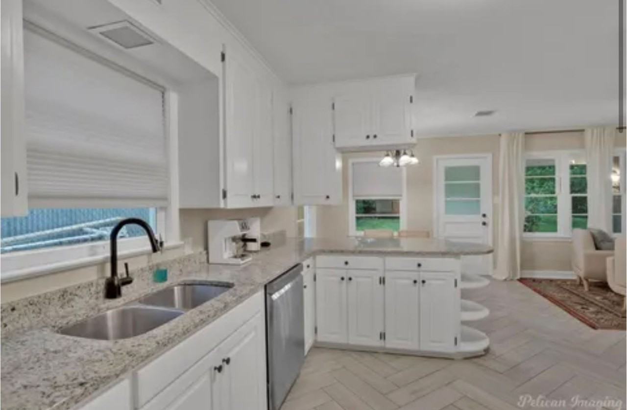 237 Carrollton Ave - Photo 6 of 17