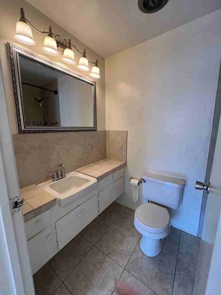 963 Talbert Ave - Photo 4 of 13