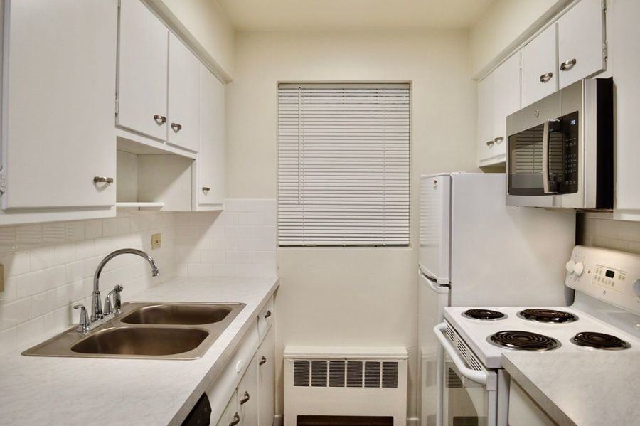 1376 Brown Street Des Plaines #1376-7 - Photo 3 of 7