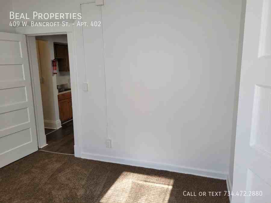 409 W Bancroft St #402 - Photo 3 of 18