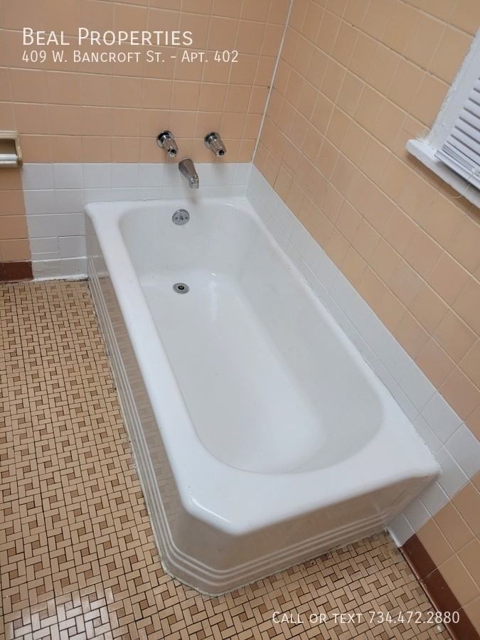 409 W Bancroft St #402 - Photo 7 of 18