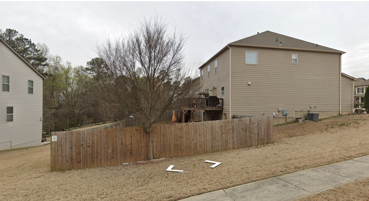 826 Harrison Dr #NA - Photo 2 of 27